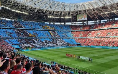 Futballszurkoló vagyok, ide lőjetek!